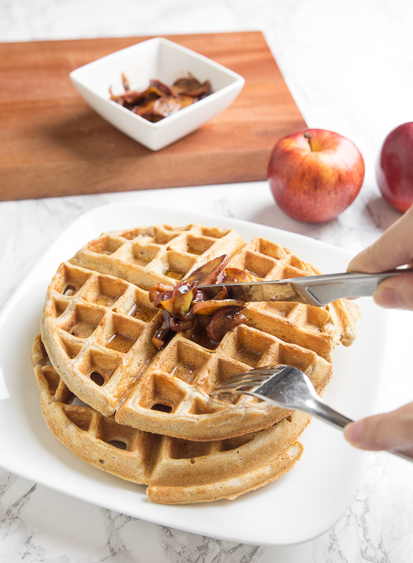 This sweet cinnamon apple is perfect for your delicious waffle